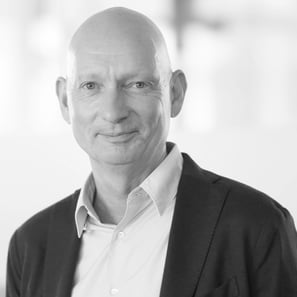 Dr. Tobias Gabriel